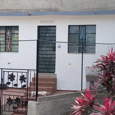 Casa en Guanabacoa a muy buen precio - Img 118649004