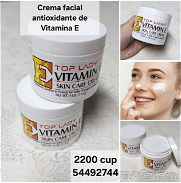 Cremas, serum facial, protector solar, limpiador, cuidado de la piel - Img 45792114