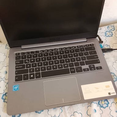 Vendo Laptop ASUS VivoBook 14 - 6/9