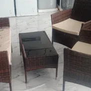 🪑Set de terraza ✅Plástico lavable  ✅Cojines ✅Mesita de cristal 220USD (Están en cajas) - Img 56899883