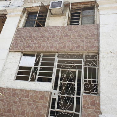 CASA DE 2 NIVELES EN VENTA – SANTO SUÁREZ** ✨🏡 - 9/10