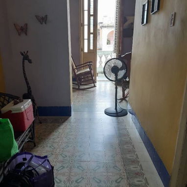 Se vende Casa 25000, en 10 de octubre en la calzada de Luyano entre concha y Teresa blanco altos - Img 125097987