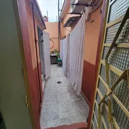 Casa puerta calle en marianao de 4/4 avenida 51 y 90 cerca del Ménendez ,es gas de la calle - Img 57114890