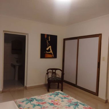 Excelente renta en el residencial reparto Siboney, 4 habitaciones, piscina grande, +53 52463651 privacidad total,L - Img 115835701