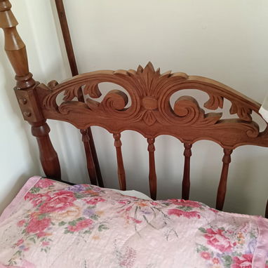 Cama tallada de cedro con colchón 100 USD 53241986 - 2/2