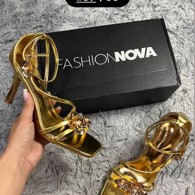 Tacones FashionNova 👠 - 3/5