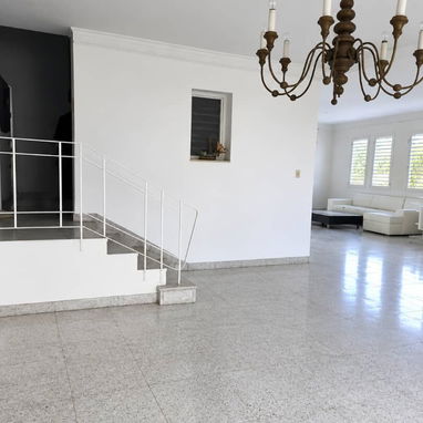 SE VENDE AMPLIA PROPIEDAD HORIZONTAL EN MIRAMAR | 318.46 m² | 6 HABITACIONES | 4 BAÑOS | CAR PORCH PARA 2 AUTOS - 8/10