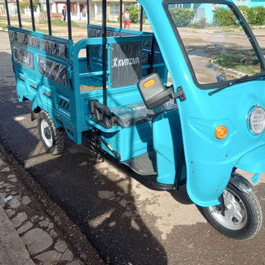 Tengo estos triciclos en venta trató presencial nada de zelles efectivo buenas oferta tú mejor compra aquí 👇👇👇🙏❤️ - Img 122764281