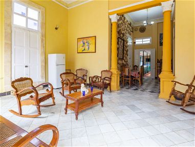 Casa estilo  colonial en casco historico Habana vieja parque cristo del 5 cuartos 6 baños todo de lujo.hostal - Img 45668693