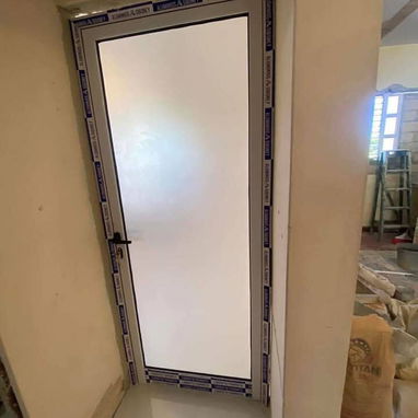 Puertas de aluminio con cristal a la medida - Img 123486486