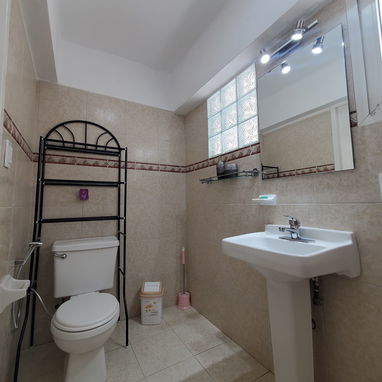 🪶 Apartamento en Planta Baja – Vedado - Img 118869666