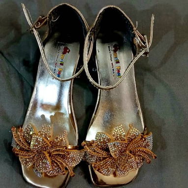 Zapatos de niña. Elegantes zapatos para las princesas de casa. - Img 122697068