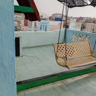 Se vende apartamento centro habana 3er piso avenida belascoain de 2/4 con dos baños se deja telefono fijo 2 split y más - 5/10