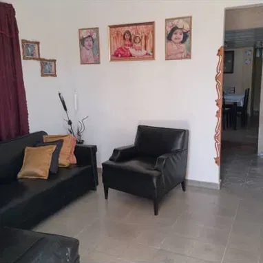Se vende casa( ALTOS)de 4/4 en La Lisa Reparto Versalles - Img 115657603