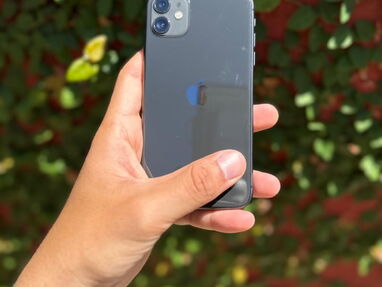 iPhone 11 , impecable - Img main-image