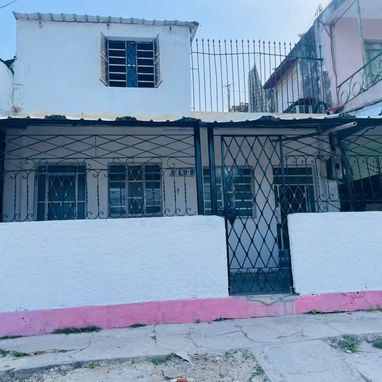 Vendo Casa en Pogolotti Marianao con todo adentro ver detalles. No Corredores - Img 127836514