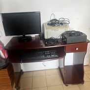 PC de escritorio con su mueble - Img 56417569