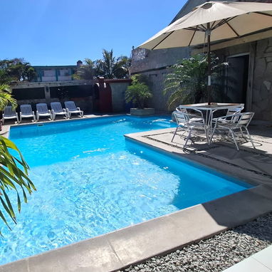 Renta casa en la playa de Guanabo con piscina con recirculación,  ubicada a 1/2 cuadra del mar +53 52463651 , 4 hab ,J - Img 114303303