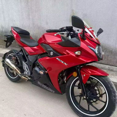 Motocicleta Suzuki GSX250R - 2/2
