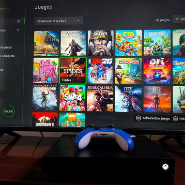 VENDO XBOX ONE X PRECIO... 170 USD... 1 TB DE ALMACENAMIENTO LLENO DE JUEGOS 2 MANDOS AZUL DE XBOX SERIES (CON SUS PIL - Img 127066070