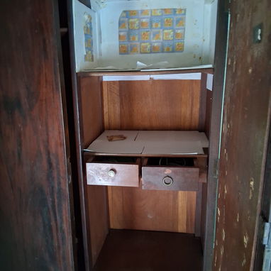Comoda y Escaparate de madera - 6/9