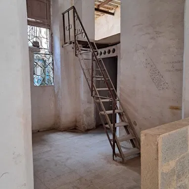ESPACIO EN VENTA Casco Histórico Habana Vieja PARA VIVIENDA O LOCAL - 4/7