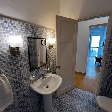 🌊🛋️ Apartamento con terraza frente al mar y vista al Malecón REF 1378 - Img 96441687