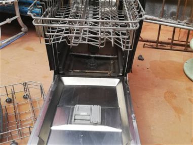 Vendo máquina lavavajillas de acero inoxidable , nueva de empotrar  ( lavaplatos ) de acero inoxidable. (. Avanti ) - Img 68975687