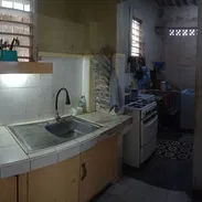 vendo casa en santos Suárez independiente 2/4 con sus pasillos laterales cerca de lagret y pasaje oeste - Img 54859032