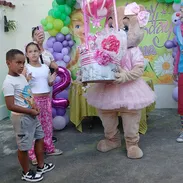 Entrega de regalos sorpresa con osita en la habana - Img 53576064