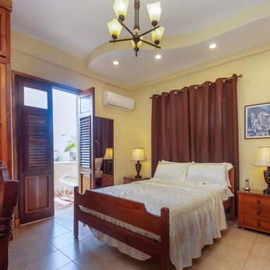 Apartamento de lujo en el corazon del Vedado. No se va la luz! - Img 108893750