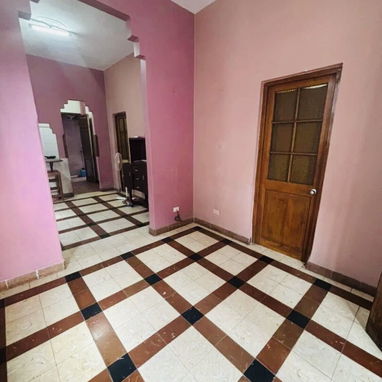 Casa independiente con garaje y negocio. Calle B en Lawton. 3/4, 2 baños. Tel. 52703482 - Img 124824896