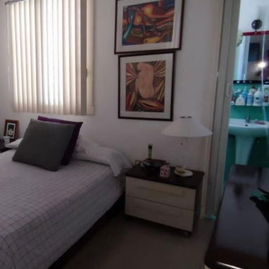Apartamento en el Vedado 3 cuartos y medio y 3 ba帽os. Todo en 贸ptimo estado - Img 120155532