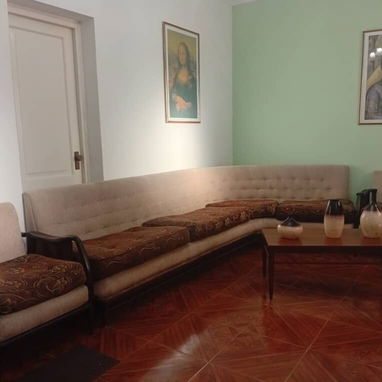 Juego de Sala Vintage de Madera Maciza en Excelente Estado - Img 123218312