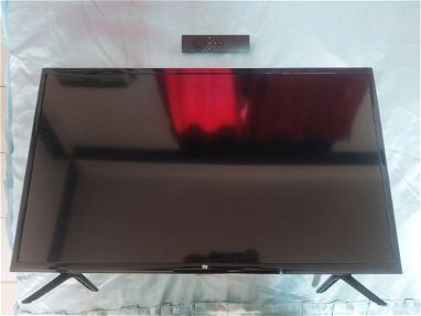 Vendo smart TV Xiaomi 32 pulgadas - Img main-image