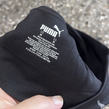Vendo camiseta puma nueva en 8 usd o al cambio. Es talla M pero viene siendo S - Img 127562444