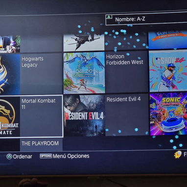 PS4 PRO 1TB – Versión 11.00 con Pitateria Automática por Chip Interno 🎯 Como nueva, con 3 mandos y cargada de juegos - Img 123930560
