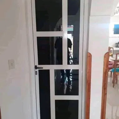 Decore su hogar🏘️ con estilo y los mejores diseños de  ➖Puertas  ➖Ventanas  ➖Estantes  ➖Bajo de mesetas  ➖Paños fijos - Img 118835209