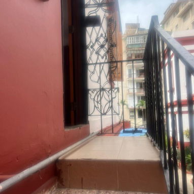 Apartamento en renta ,Ubicado en el Vedado cerca del hotel Habana Libre , zona muy céntrica, +53 52463651 ,Y - Img 110019855