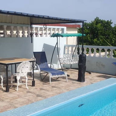 Se renta casa de 3 habitaciones climatizadas con su baño en cada una(Piscina).54026428 - Img 124284082