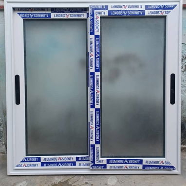 Se realizan trabajos de carpintería de aluminio - 7/7
