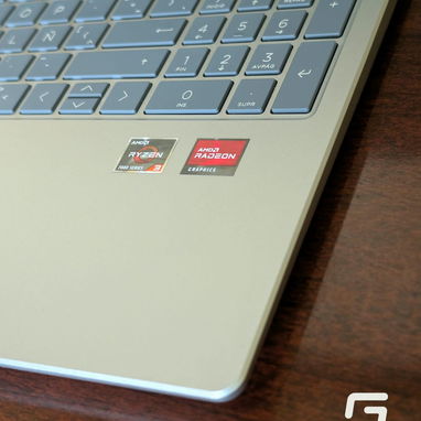 Laptop HP 15 Ryzen 3 Oro Rosa 7000 Batería 8 hrs - 4/4