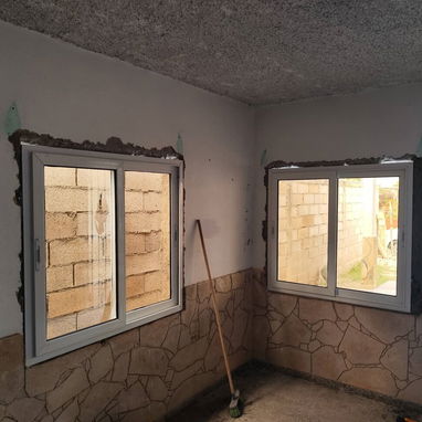 **¡TRANSFORMA TU HOGAR CON NUESTRO SERVICIO DE MARQUETERÍA DE ALUMINIO Y CRISTALES!** 🛠️ **Ofrecemos:** - Todo - Img 118990378