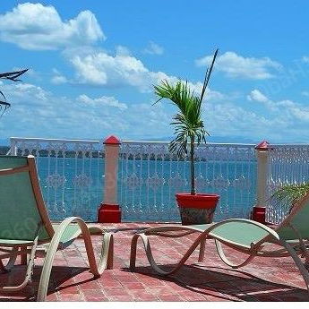 RENTA hostal de 4 habitaciones con Qba Hostin 360 en PUNTA GORDA, CIENFUEGOS. - 6/10