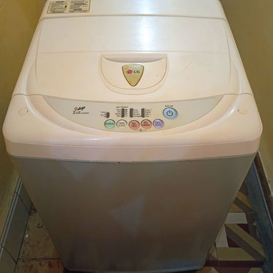 Lavadora LG automática en perfecto funcionamiento - Img 126619497