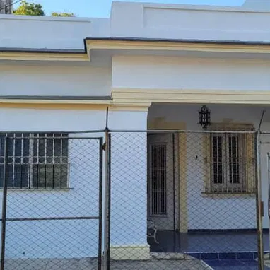 LR024 🏡 Casa Independiente con Garaje y Placa Libre – Reparto La Sierra, Ampliación Almendares (Playa) - Img 122566194