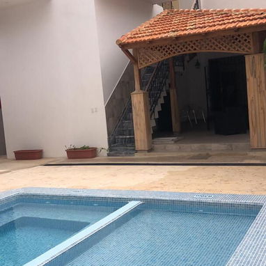 📱 Renta Exclusiva con Piscina y Jacuzzi: Tu Refugio de Lujo frente a Miramar - Img 115376399
