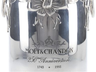 Hielera o cubo de la marca: Moet & Chandon (250 Aniv.) Edición especial limitada.20,5 cm de alto - Img 64060459