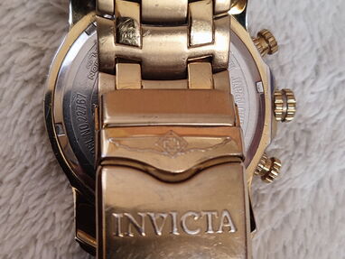 Reloj invicta de uso tiene sus detalles pero trab al 100 - Img main-image