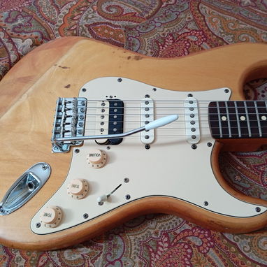 Guitarra Eléctrica Fender Mexican Standard Strat HSS, Relic Finish 2000-2001 - Img 83800480